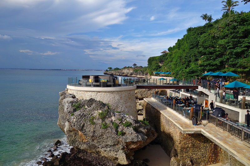 The Rock Bar at Ayana Resort, Bali – Scenes From Nadine