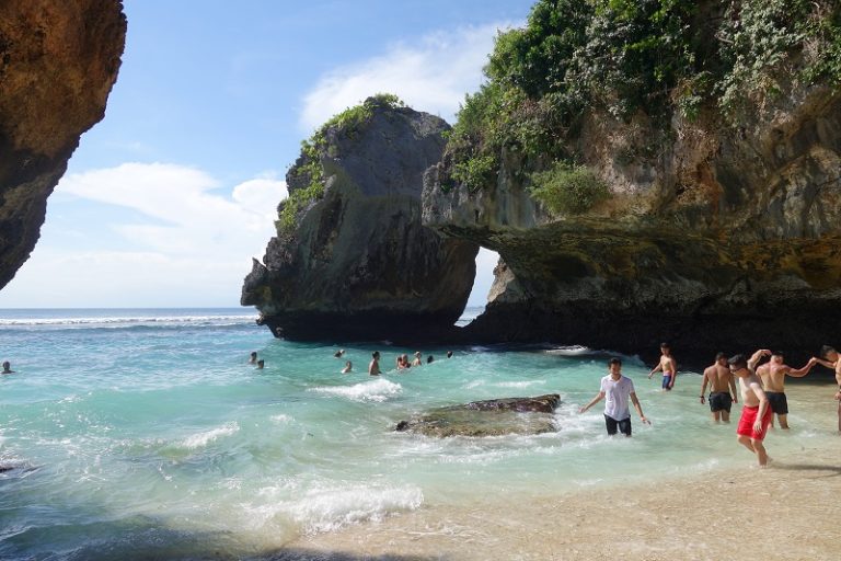 Suluban Beach, Bali (Blue Point Beach) - Scenes From Nadine